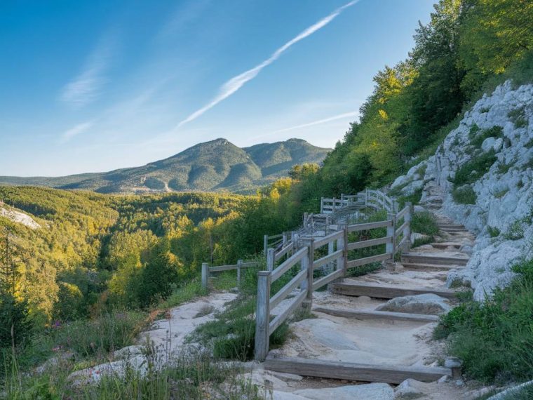 Les plus belles randonnées autour de rodez : guide complet